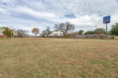 1724 W Henderson Street, Cleburne, TX 76033 - Photo 6