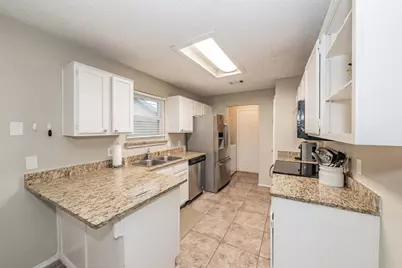 221 Kalmia Drive, Arlington, TX 76018 - Photo 10