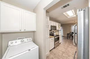 221 Kalmia Dr, Arlington, TX 76018 - Photo 32