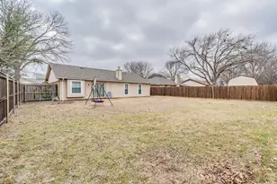 221 Kalmia Dr, Arlington, TX 76018 - Photo 38