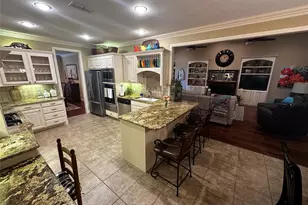 1602 Jefferson St, Bowie, TX 76230 - Photo 8