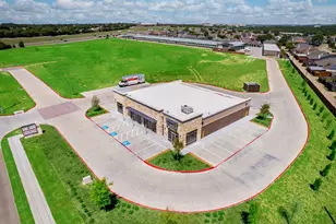 955 W Cartwright Rd, Mesquite, TX 75149 - Photo 1