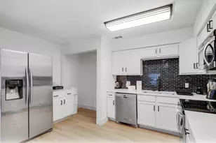 5041 Thunder Rd, Dallas, TX 75244 - Photo 4