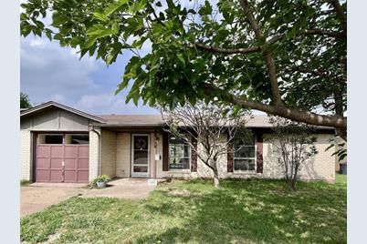 609 Globe Ave, Blue Mound, TX 76131 - MLS 20327861 - Coldwell Banker