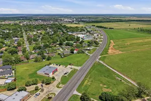 836 S Debbie Ln, Pilot Point, TX 76258 - Photo 18