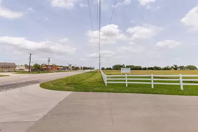 836 S Debbie Lane, Pilot Point, TX 76258 - Photo 8
