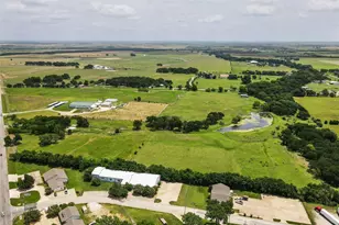 836 S Debbie Ln, Pilot Point, TX 76258 - Photo 10
