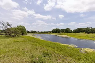 836 S Debbie Ln, Pilot Point, TX 76258 - Photo 14
