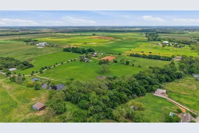 836 S Debbie Lane, Pilot Point, TX 76258 - Photo 24