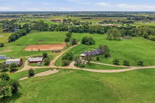 836 S Debbie Ln, Pilot Point, TX 76258 - Photo 30
