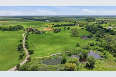 836 S Debbie Lane, Pilot Point, TX 76258 - Photo 24