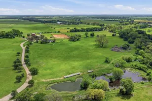 836 S Debbie Ln, Pilot Point, TX 76258 - Photo 24