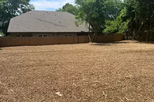 125 S Center St, Bonham, TX 75418 - Photo 1