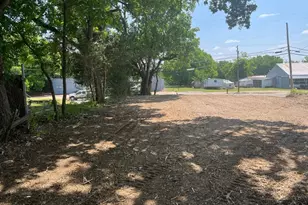 125 S Center St, Bonham, TX 75418 - Photo 4