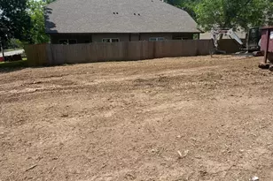 125 S Center St, Bonham, TX 75418 - Photo 6