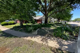 1216 Princeton Pl, Euless, TX 76040 - Photo 4