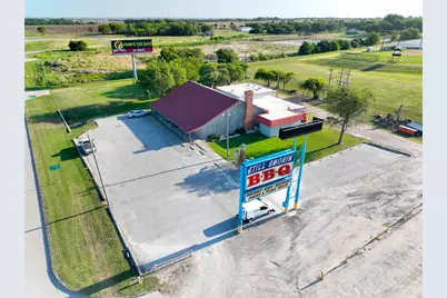 212 S Hickory Street, Abbott, TX 76621 - Photo 1