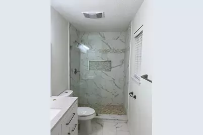 384 W Van Alstyne Parkway, Van Alstyne, TX 75495 - Photo 4