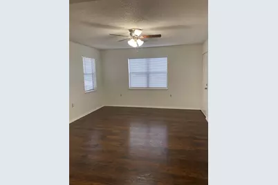 384 W Van Alstyne Parkway, Van Alstyne, TX 75495 - Photo 2