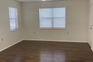 384 W Van Alstyne Pkwy, Van Alstyne, TX 75495 - Photo 2