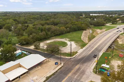 938 E Henderson Street, Cleburne, TX 76031 - Photo 4