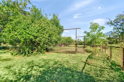 2021 W Walker Street, Denison, TX 75020 - Photo 36