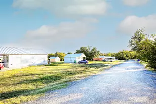 509 Ussery St, Bowie, TX 76230 - Photo 16