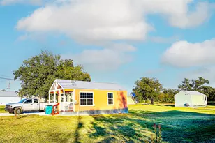 509 Ussery St, Bowie, TX 76230 - Photo 22
