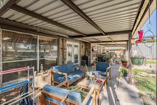 113 Hankins Dr, Azle, TX 76020 - Photo 18