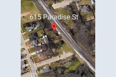615 Paradise Street - Photo 1
