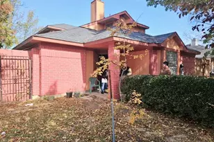 10203 Oak Branch Ln, Dallas, TX 75227 - Photo 2