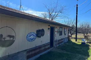 3208 N Roadrunner Ct, Granbury, TX 76049 - Photo 14