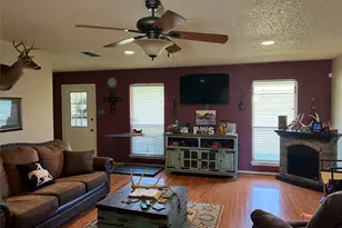 3208 N Roadrunner Ct, Granbury, TX 76049 - Photo 4