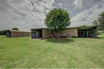 551 County Road 3390, Paradise, TX 76073 - Photo 34