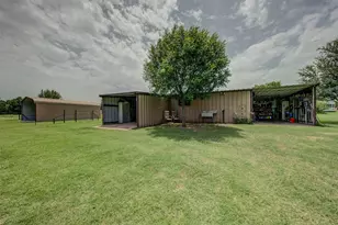 551 County Road 3390, Paradise, TX 76073 - Photo 34
