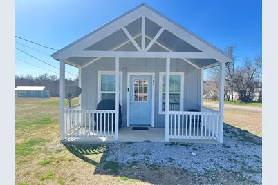 204 W Riley Street, Bowie, TX 76230 - Photo 1