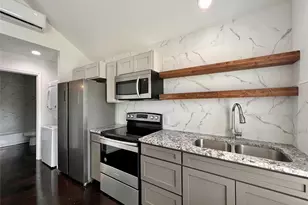 504 Green St, Bowie, TX 76230 - Photo 2