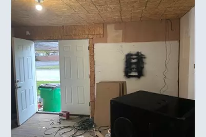 517 E Broadway Street #A, Gainesville, TX 76240 - Photo 2