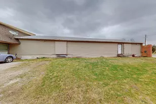 517 E Broadway St, Gainesville, TX 76240 - Photo 1