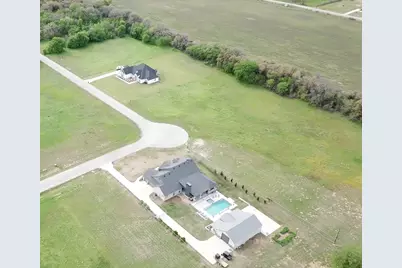 129 Heritage Springs Drive, Brock, TX 76087 - Photo 10