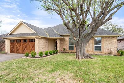 1112 Chapel Hill Drive, Mansfield, TX 76063 - Photo 1