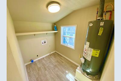 909 W 10th Street, Bonham, TX 75418 - Photo 24