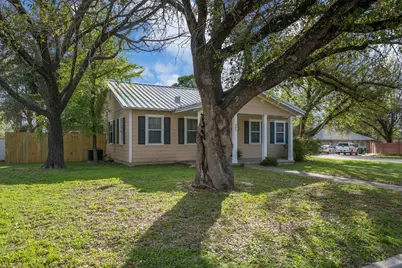 403 N Avenue N, Clifton, TX 76634 - Photo 2