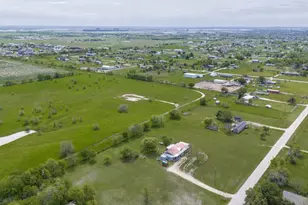 17553 Mary Polk Rd, Justin, TX 76247 - Photo 4