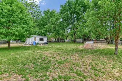 209 E Woodland Street, Collinsville, TX 76233 - Photo 26