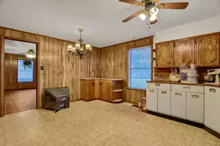 209 E Woodland St, Collinsville, TX 76233 - Photo 8