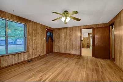 209 E Woodland Street, Collinsville, TX 76233 - Photo 12