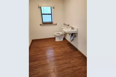 828 N Main Street, Springtown, TX 76082 - Photo 10