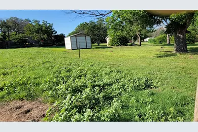 209 E 1st Street, Springtown, TX 76082 - Photo 10