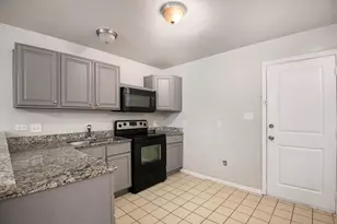 4936 Flamingo Rd, Fort Worth, TX 76119 - Photo 10